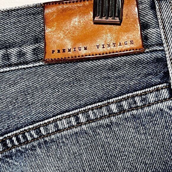 Revolve Citizens Of Humanity Women's Danielle Distressed Fray Short Sz 25 - Picture 7 of 11